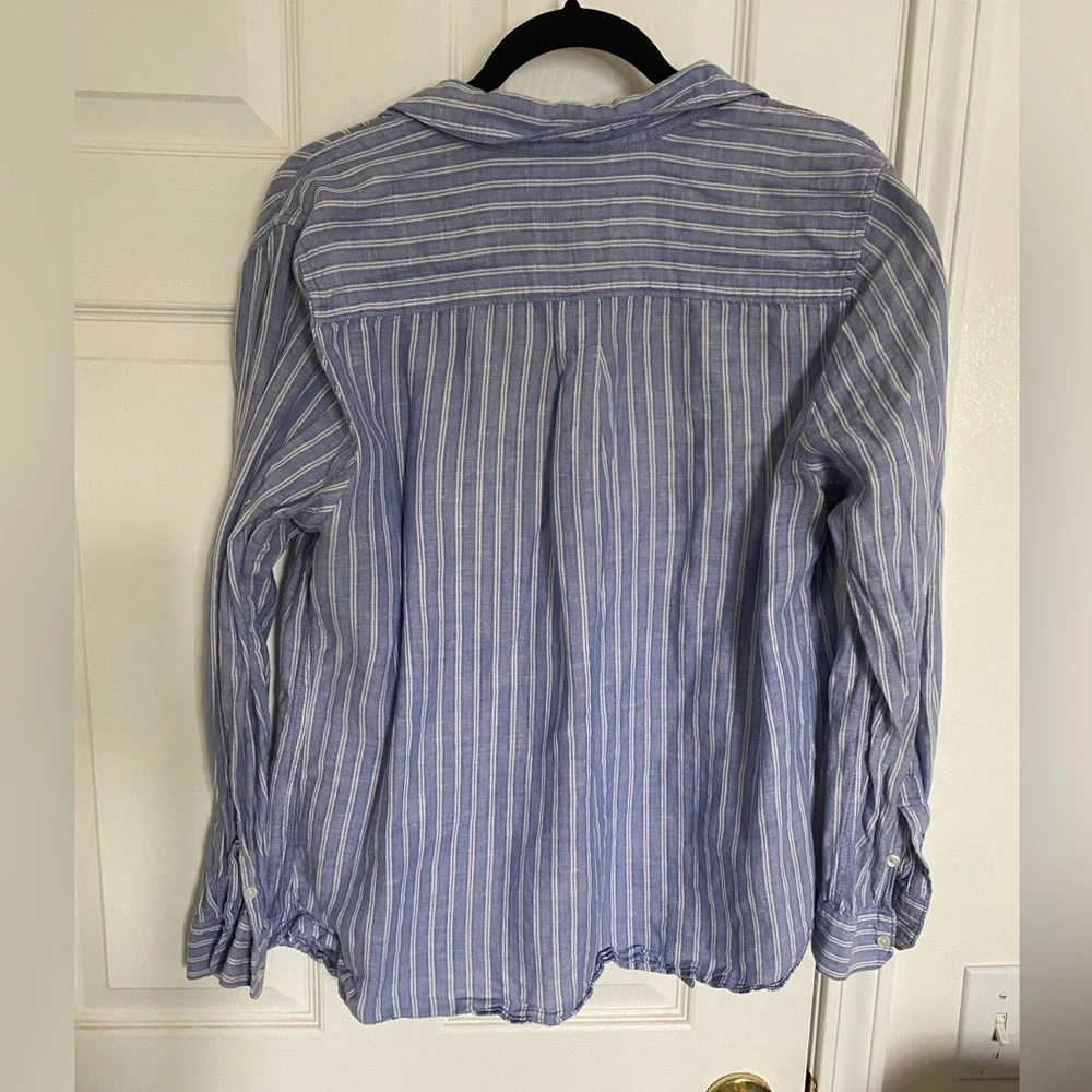 Banana Republic Linen/Cotton Blue and White Striped Shirt